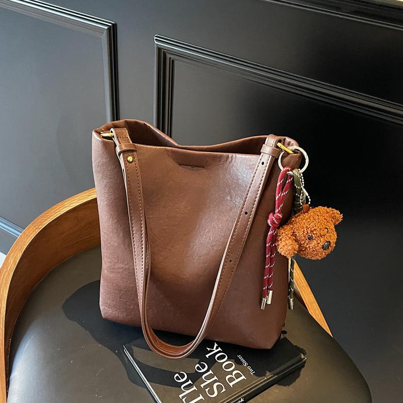 This Year's Popular Small Bag Women's Autumn and Winter Retro 2025 New Versatile Shoulder Messenger Bag Korean Version Bucket Bag