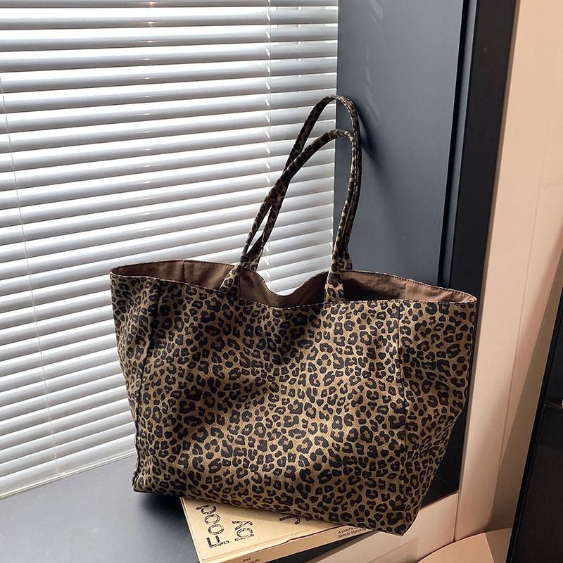 Street Style Leopard Print Tote Bag With Polyester Material For Casual Daily Use