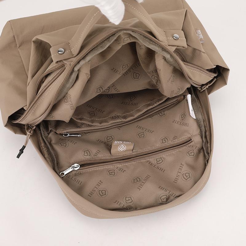 Lightweight Nylon Backpack for Women, New Minimalist Travel Backpack, Large Capacity Commuting Outdoor Backpack