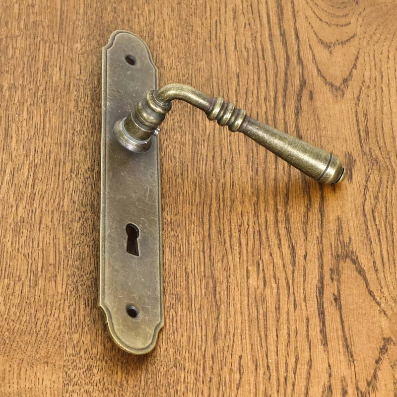 DEVON Door Handle with Key Plate 72mm ANTIQUE GOLD
