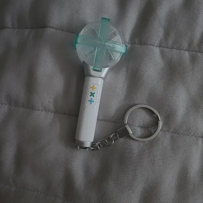 

Tomorrow X Together Моабонг 1 Мини Футболка Кольцо Снятие Лайтстик