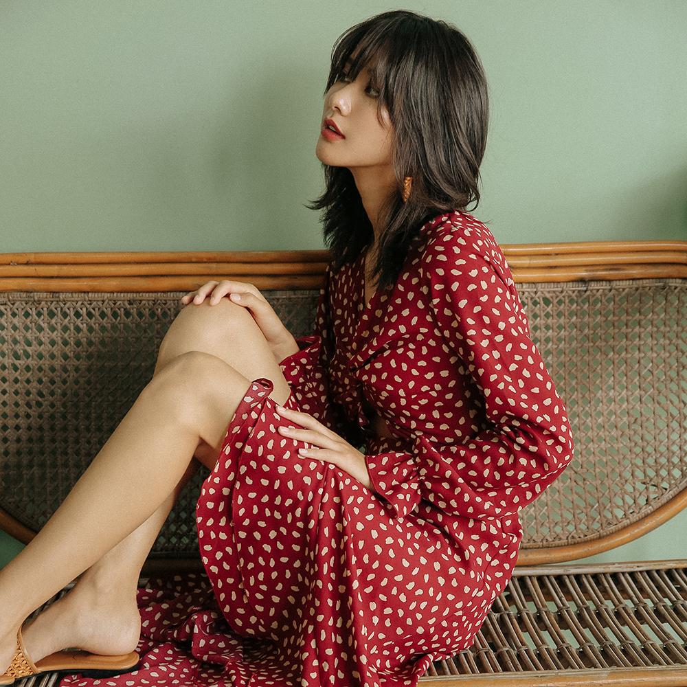 Laengsseon Unbalanced Red Slit Dress