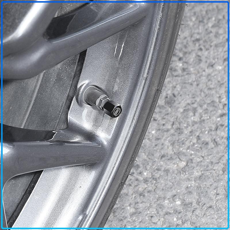 Fashion Car Tire Valve Caps with Car Badge Keyring Keychain For Volvo 240 C70 S40 S50 S60 S70 S80 S90 V40 V50 V60 V90 XC40 XC60 XC90 Vnl Truck