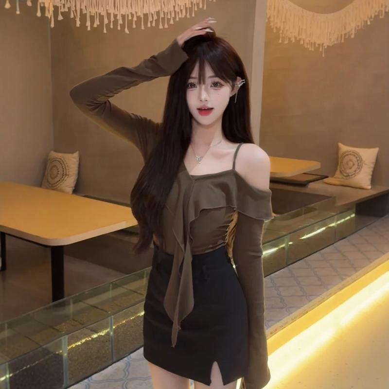 

Шикарный женский топ с открытыми плечами, оборками и длинными рукавами, облегающего кроя - издание для начала осени L кофейный