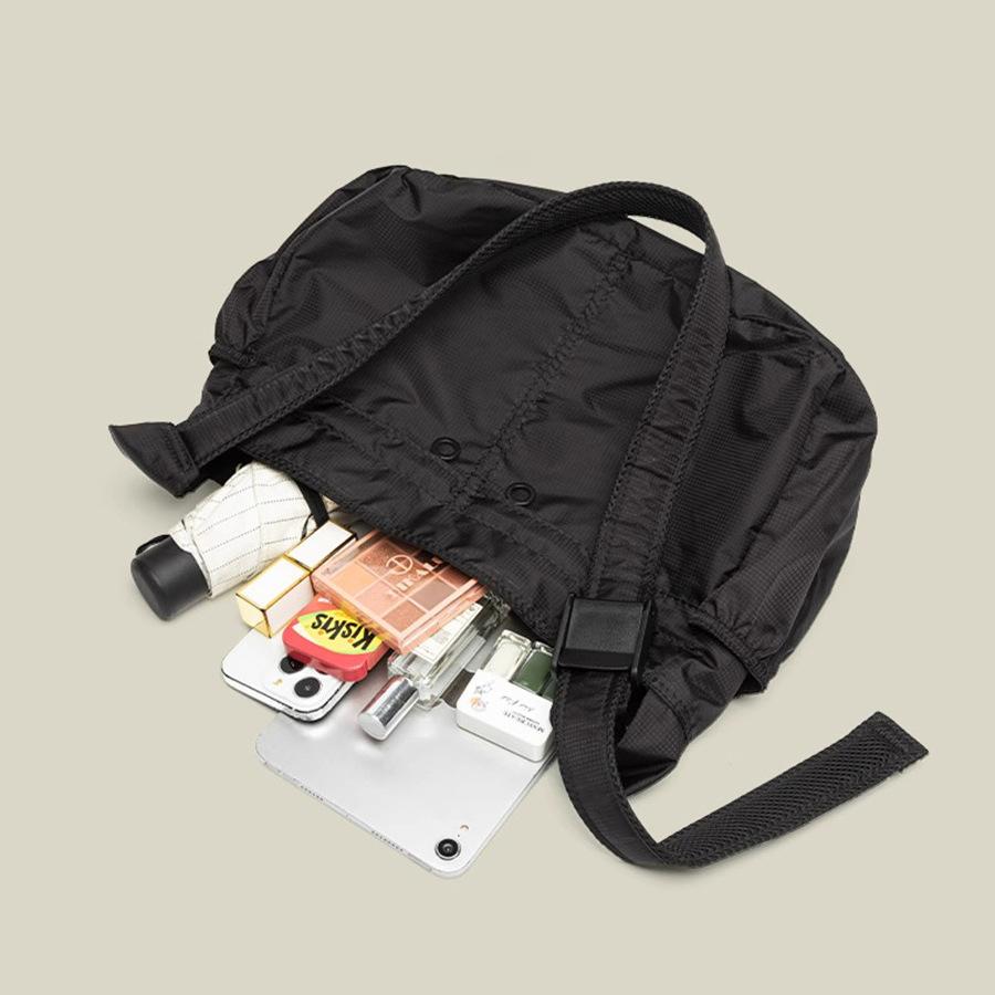 Customer order autumn and winter 2025 new large-capacity commuter bag casual shoulder man and woman anti-splashing sports style shoulder bag