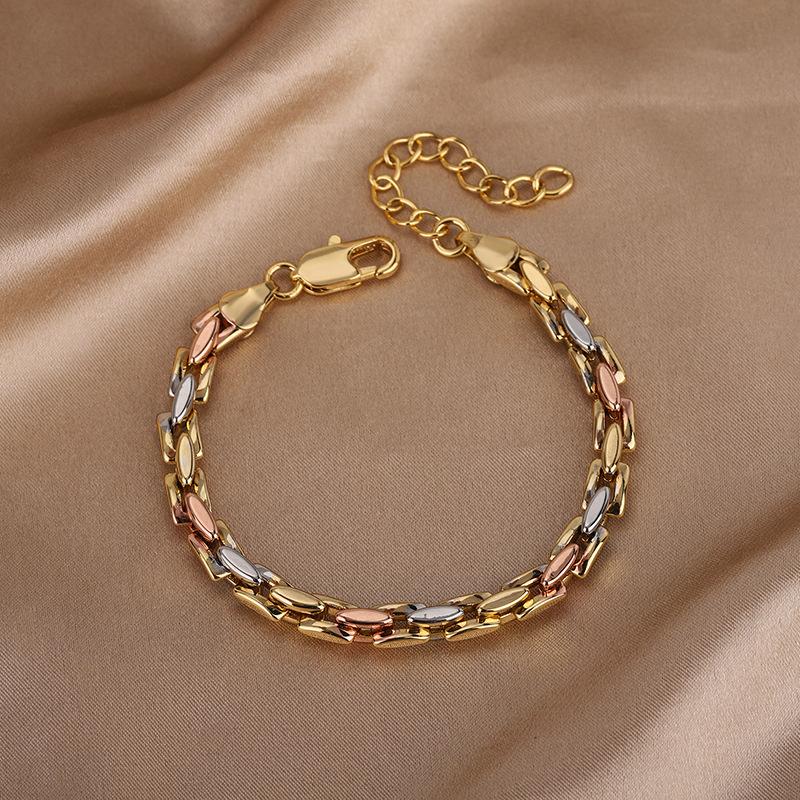 

Ювелирный стиль Нишевый дизайн Ожерелье Универсальный цвет с гальваническим покрытием Золото Ручная работа Цепочка с пряжкой Набор