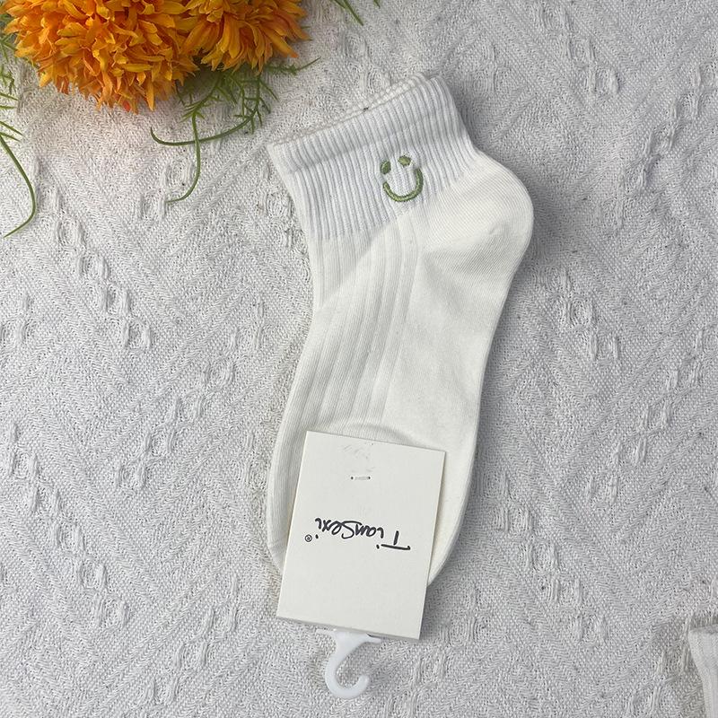 

Женские весенне-летние вышитые тонкие и универсальные короткие носки из чистого хлопка 1 pair