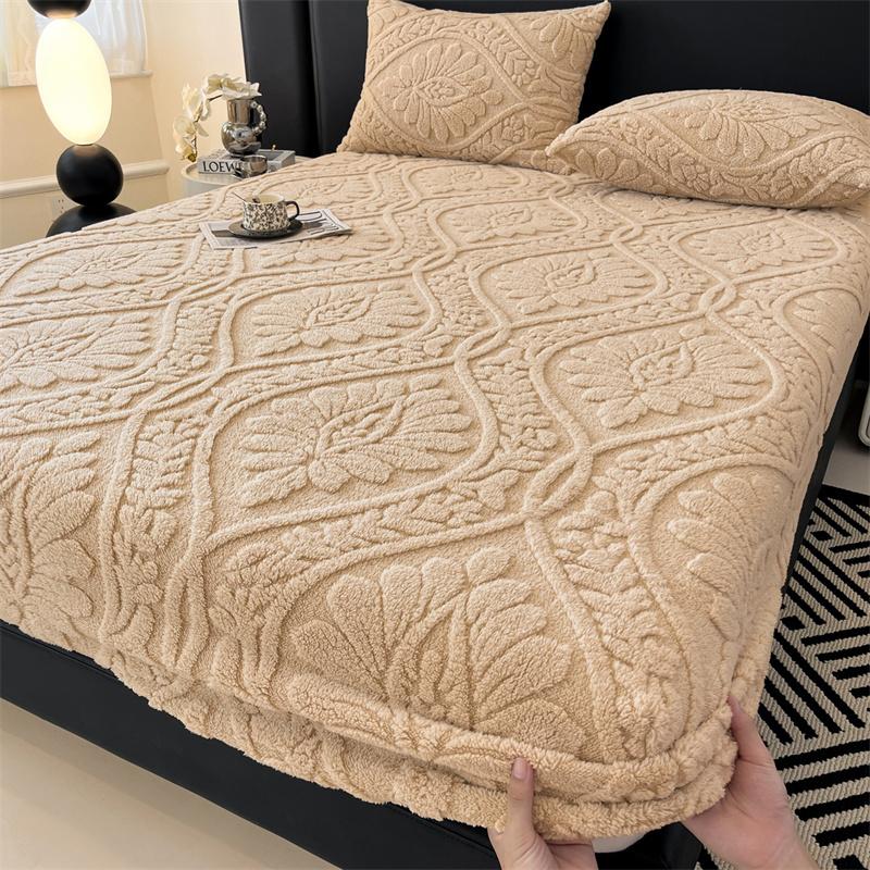 3PC Bedding Set Bedcloth Warm Winter Bed Cover 3D Embossed Velvet Mattress Cover Tafferta Bedsheet Winter Warm Fitted Sheet Mattress Protector