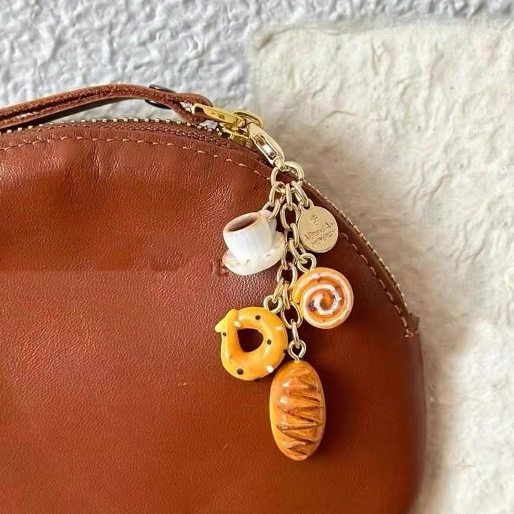 Fashionable Bread Keychain with Buckle Practical and Eye Catching Accessory for Students and Trendsetters Use
