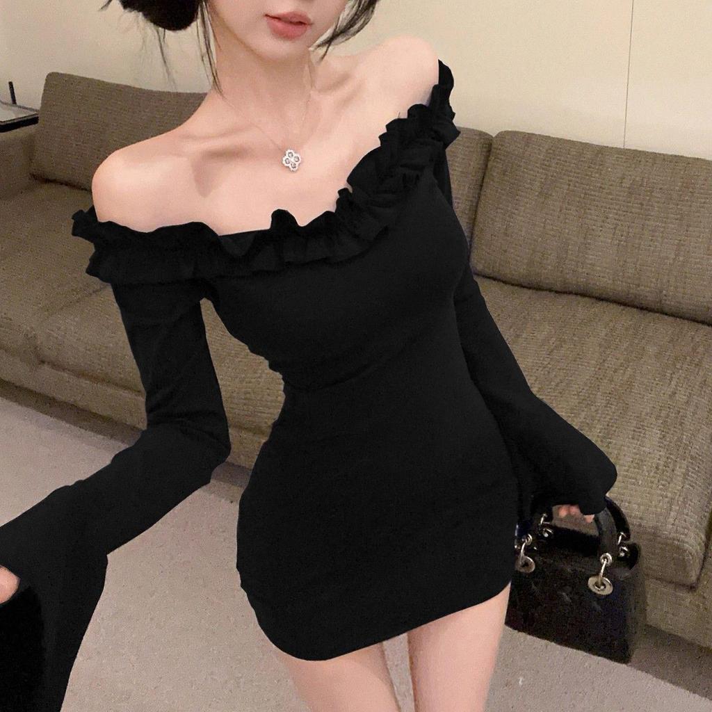 2025 Lace Bodycon One-Shoulder Dress with Bell Sleeves