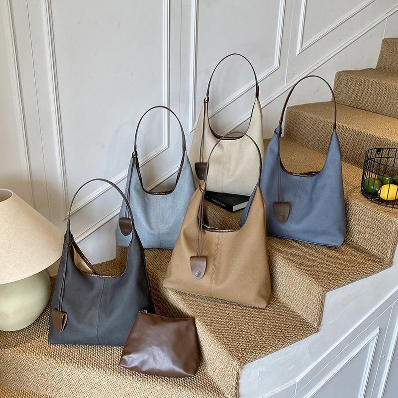 Large-capacity bag women's autumn and winter new fashion shoulder bag texture child and mother bucket commuter tote bag tide