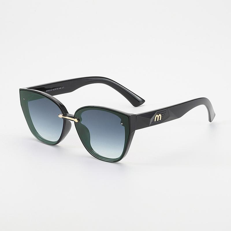 Elegant Cat Eye Sunglasses For Women UV400 Protection Fashion Designer Female Sun Glasses Classic Style