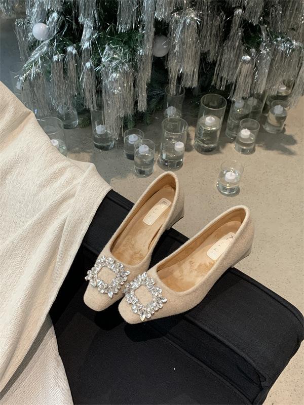 

2025 новая осенне-зимняя модель, туфли на толстом каблуке с квадратным носком и стразами, женская обувь, плюшевая обувь, французская обувь для работы 39 абрикосовый