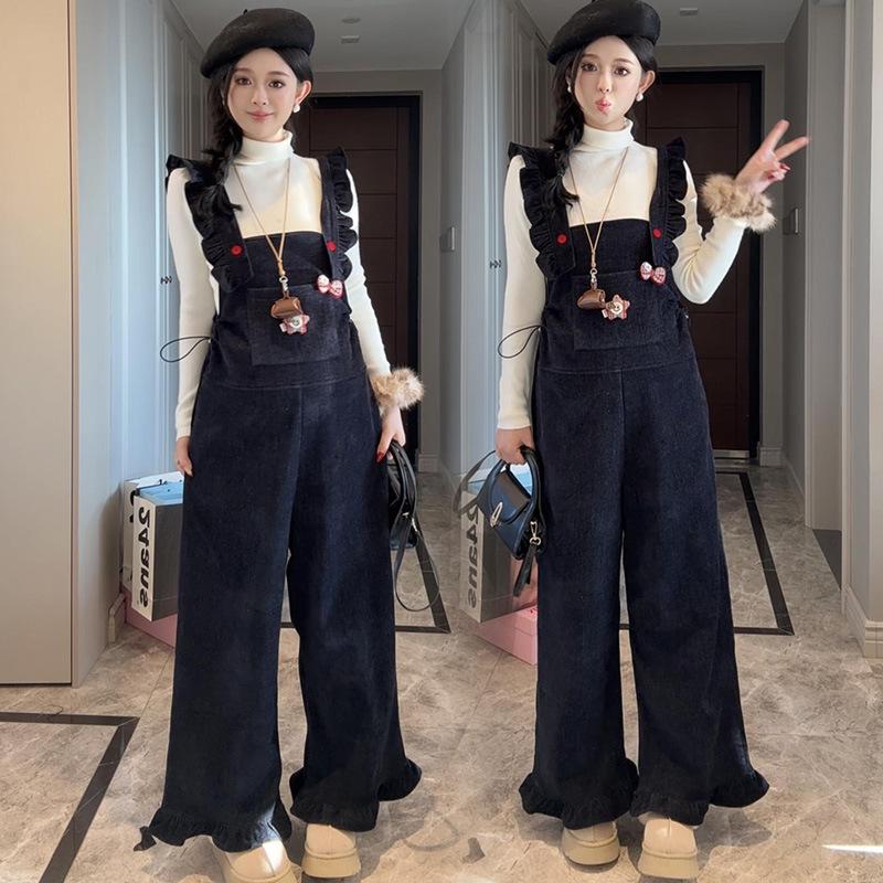 2025 Stylish Fleece-Lined Knit Base Layer & Overalls Set for Pregnant Women