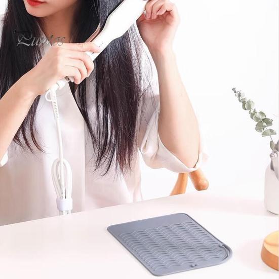 Curling Iron Heat Resistant Mat Anti-slip Silicone Rectangle Portable Flat Iron Hair Straightener Hair Styling Hot Tools Travel Heat Pad Protector