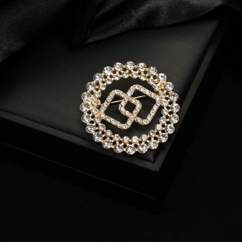 Gold & Diamond Vintage Butterfly Brooch - Versatile Women's Pin Jewelry