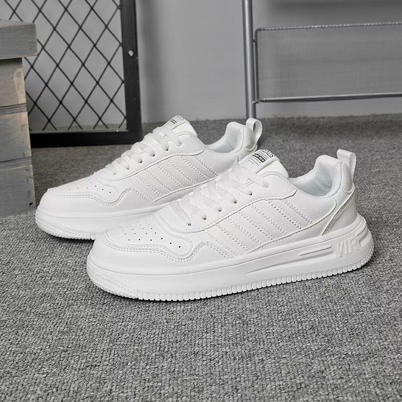 

2025 new board shoes men s shoes autumn new leather waterproof wear-resistant little white shoes lightweight and versatile casual sports shoes 40 белый