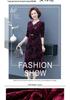 Abito da Donna 2026 Primavera con Rilievo e Scollo a V per Donne di Mezza Età e Anziane - Elegante, alla Moda, Manica Lunga, Gonna ad Ampio Orlo