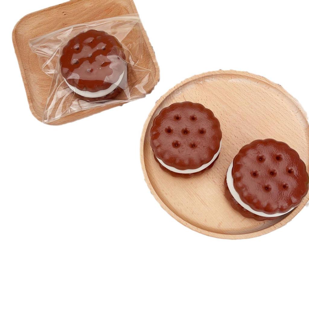 Silicone Muddy Hand-Feel Chocolate Sandwich Biscuit Squeeze Toy - Slow Rebound Decompression Toy