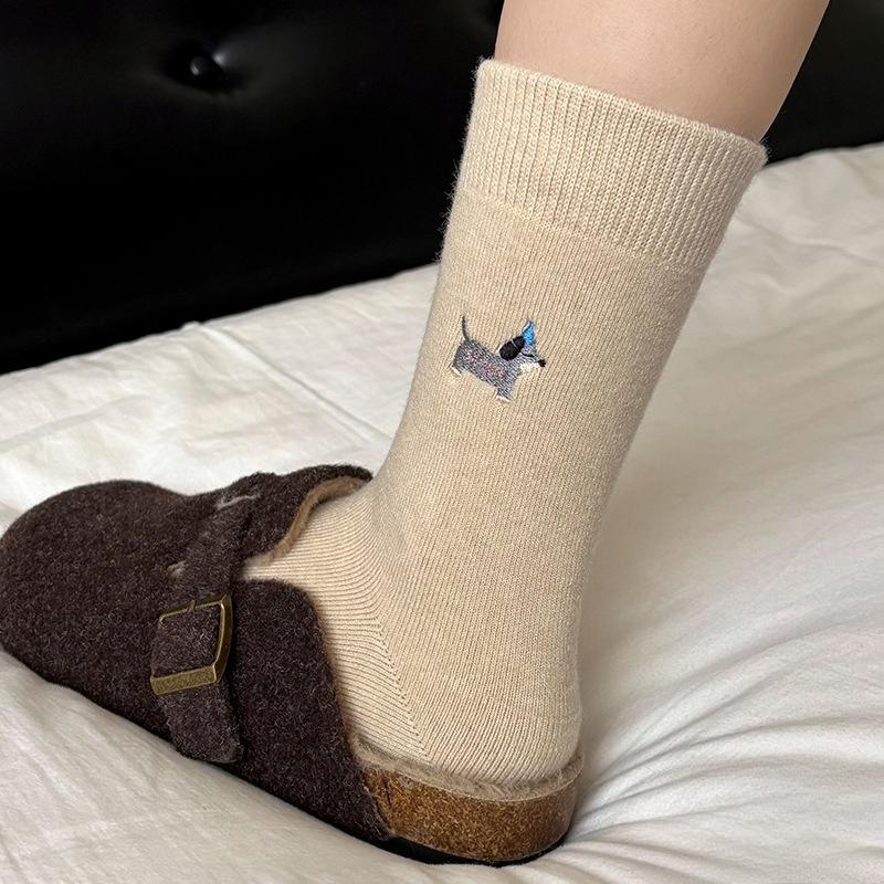 Cute Cartoon Embroidered Wool Mid-length Socks for Autumn and Winter, Thickened and Warm In Winter, Pile Socks