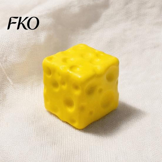 Stress Relief Tool Fake Cheese Squeeze Toy, Anxiety Cube Sensory Toy Slow Rising Pinch Home Office Relaxation Hand Exercise