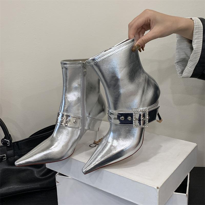

Rich and rich short boots 2025 autumn and winter new pointed thin boots foreign high-heeled Korean belt buckle rhinestone short boots 39 серебряный