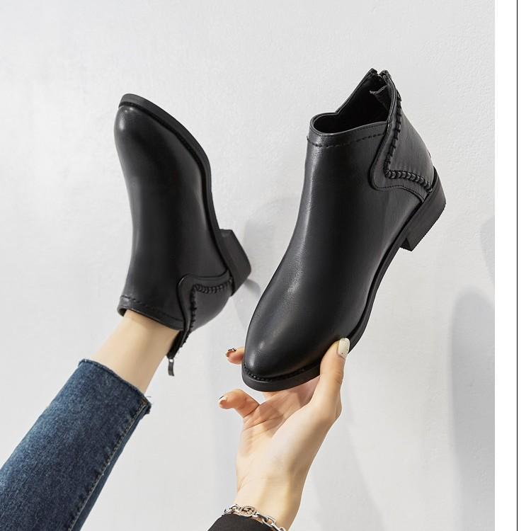 Small heel short boots women's 2025 new Martin boots women's versatile flat-bottomed large-size women's shoes autumn and winter comfortable thin boots