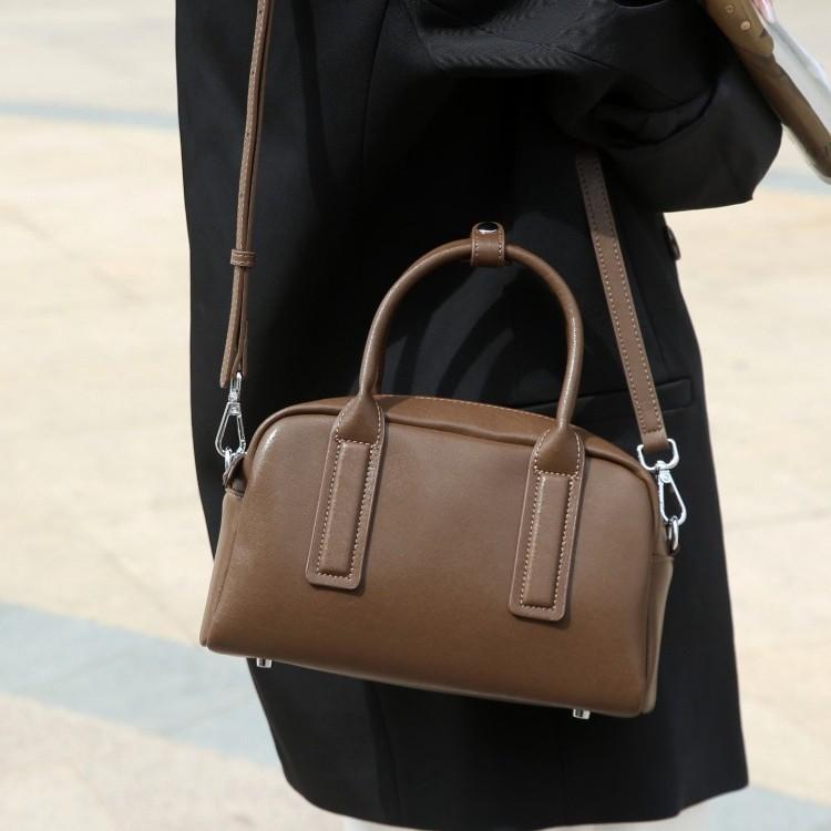 Leather women's bag Boston pillow bag autumn and winter new vegetable tanned leather handbag women's casual messenger bag shoulder bag