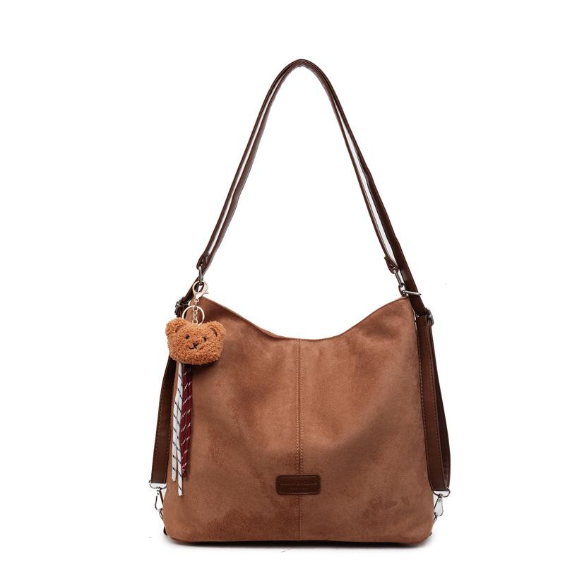 Retro shoulder bag, soft leather large-capacity bucket bag, women's 2025 new autumn model, simple casual commuter backpack.