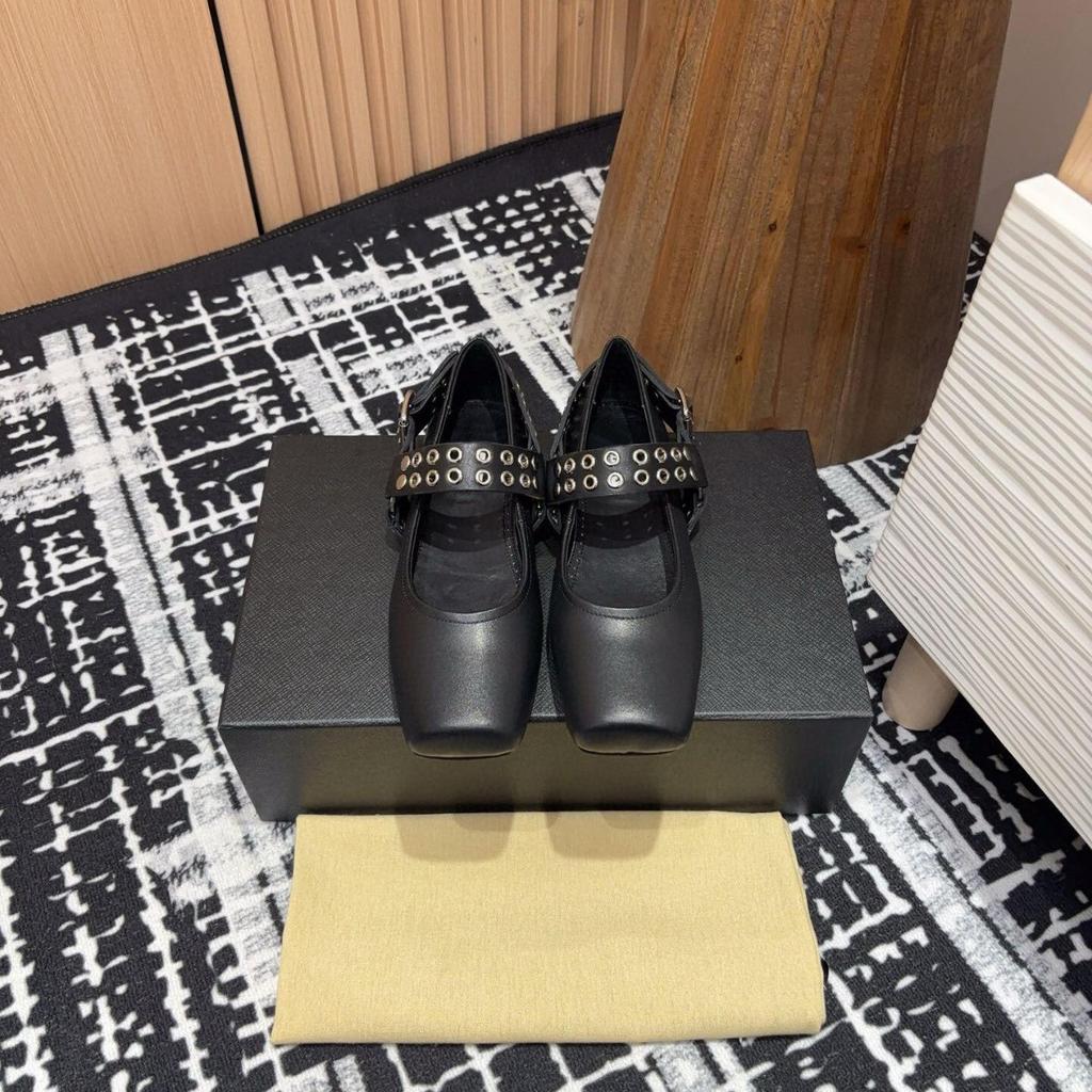 Fashion Women Flat  Round Toe Luxury Rivet Shallow Sneakers Fashion Buckle Strap Loafers Women Ballet Comfortable Mary Jane Shoes Women