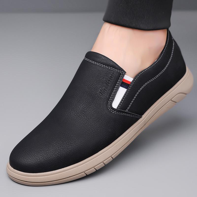 

2025 new lazy one-pedal yellow-brown casual leather shoes men s wear-resistant thick-soled wear-resistant board shoes fashion loafers 44 чорний