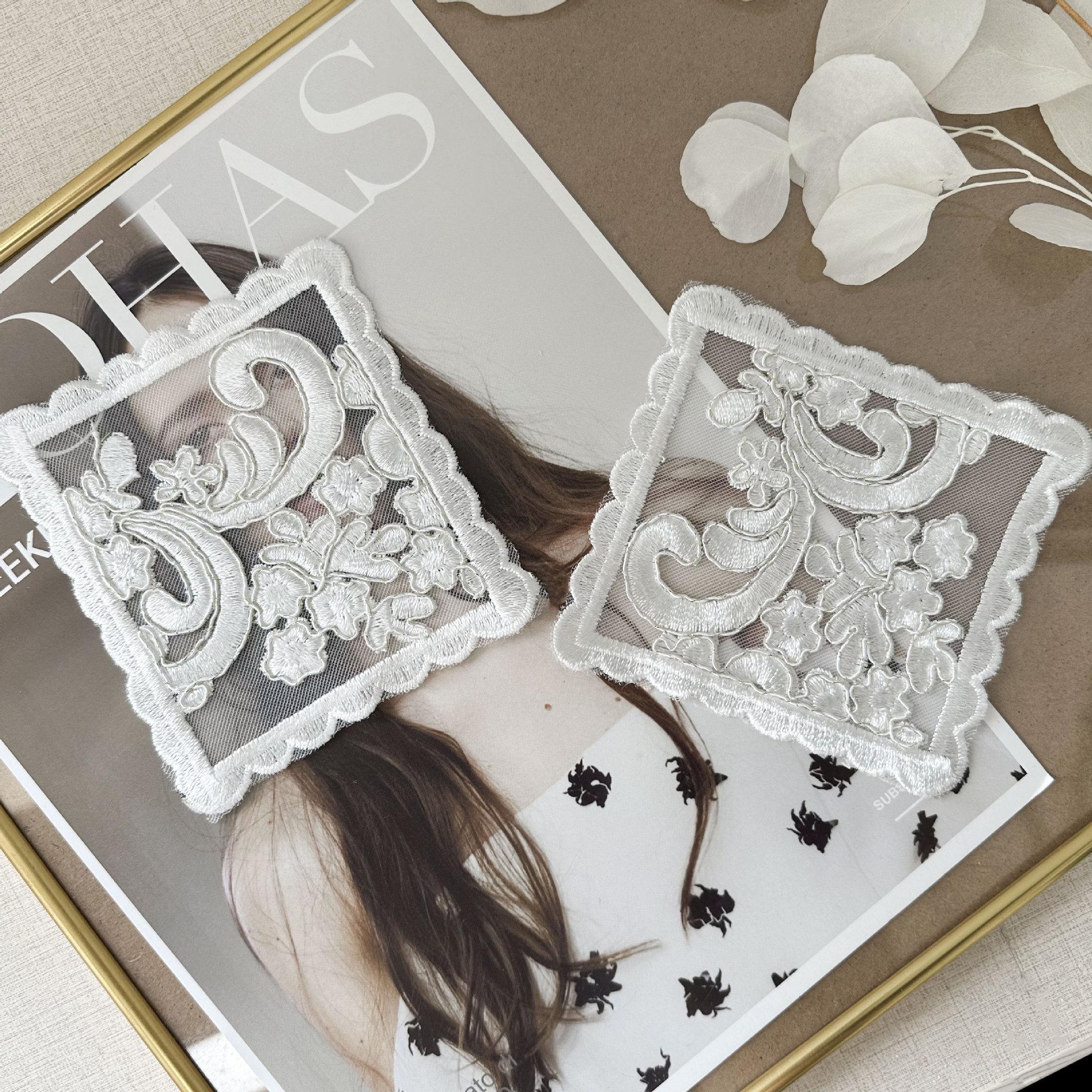 

Car Stock Small Pair Pocket Cuffs Decorative Lace Decal White Black H6022 white gold wire bottom pair