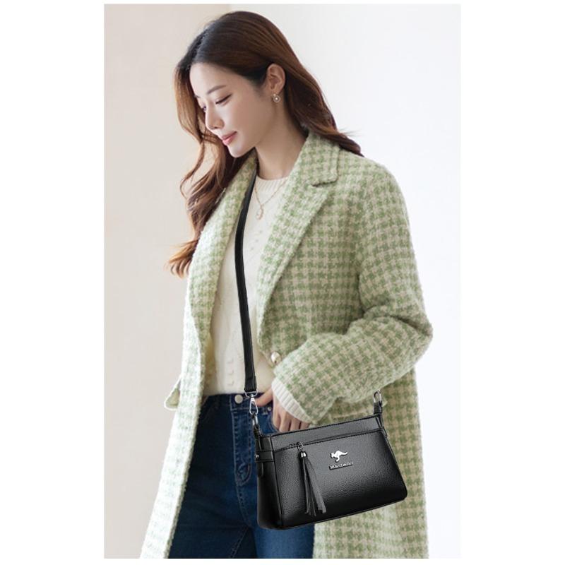 Simple Women's Shoulder Bag, Fashionable Tassel Hanging Pendant, Crossbody Bag, Retro Shoulder Bag, Suitable for Daily Use and Shopping