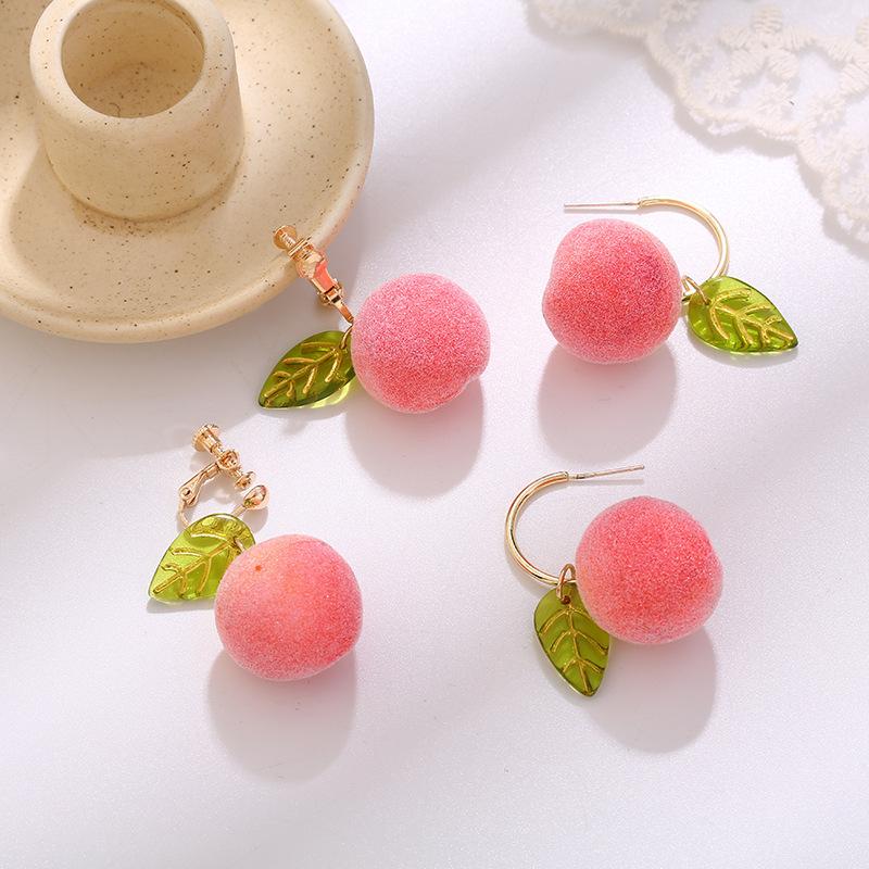Fashion New Simulation Peach Stud Earrings Girl Cute Romantic Contracted Acrylic Leaves Tassel Earrings For Women Jewelry Gift