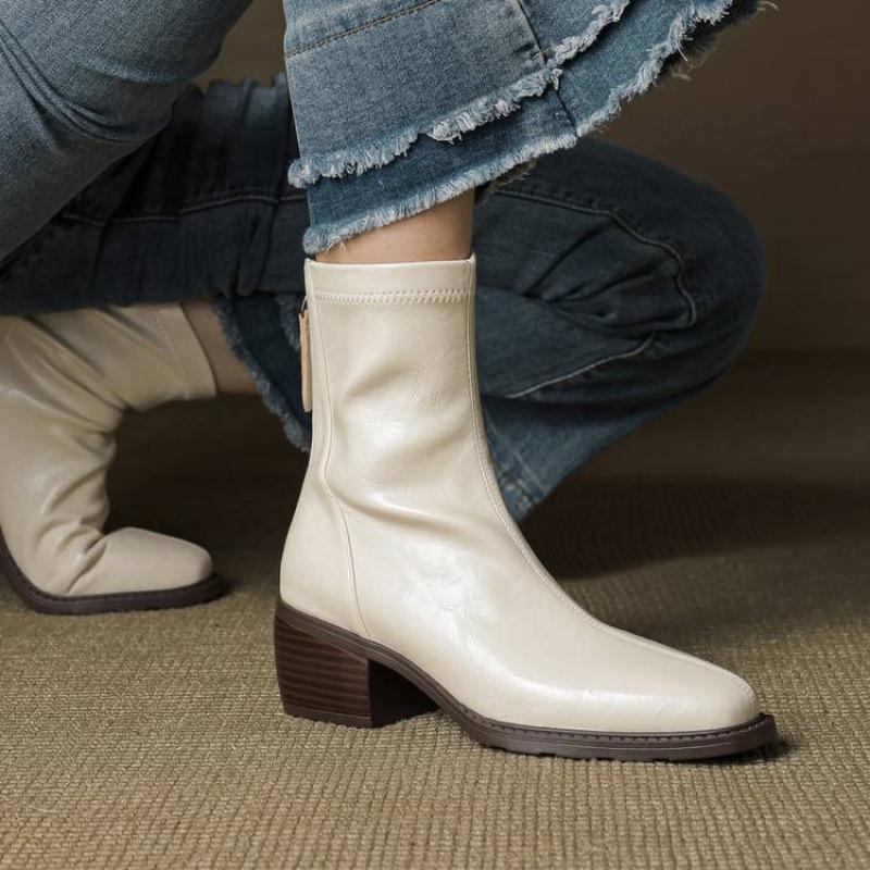 New Versatile and Comfortable Rear Zipper Martin Boots Solid Color Leather Large Size Leather Boots Square Heel Women's Boots Autumn and Winter Mid-tu