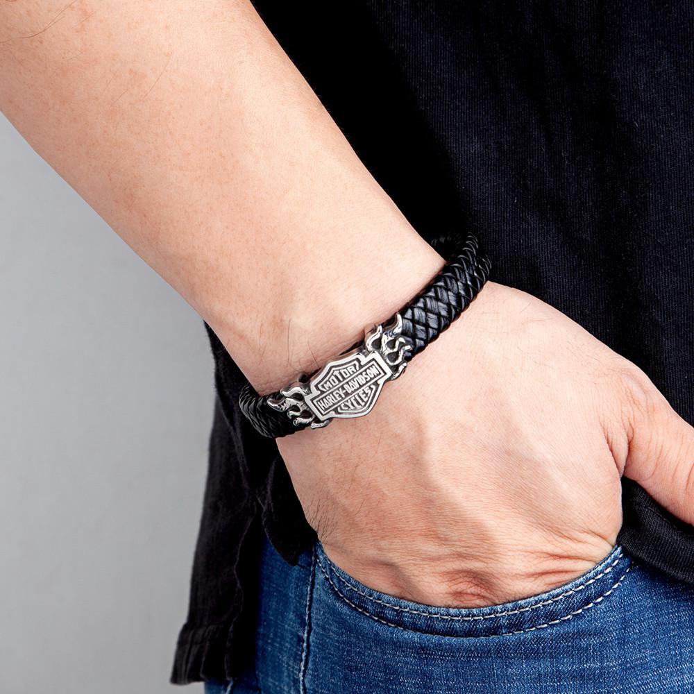 Bracciale in Pelle Intrecciata Harley Knight Shield: Accessorio Trendy da Uomo in Acciaio Inossidabile