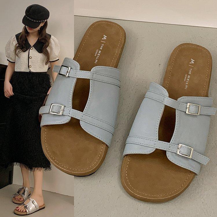 Pantoufles françaises à une pédale pour femmes 2025 nouvel été extérieur à semelle plate pantoufles à un mot double boucle plage cool pantoufles femmes