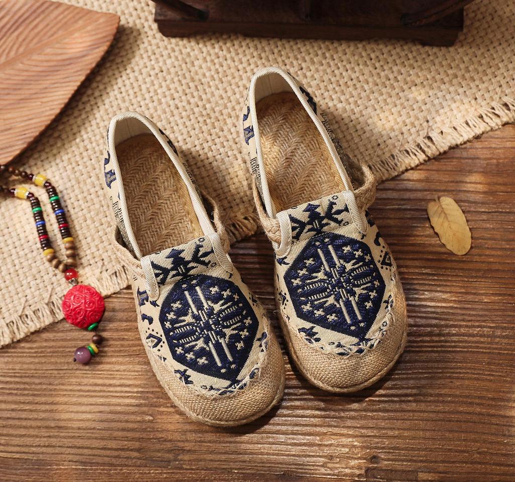 Trendy Ethnic Style Round Toe Cotton Linen Flat Shoes