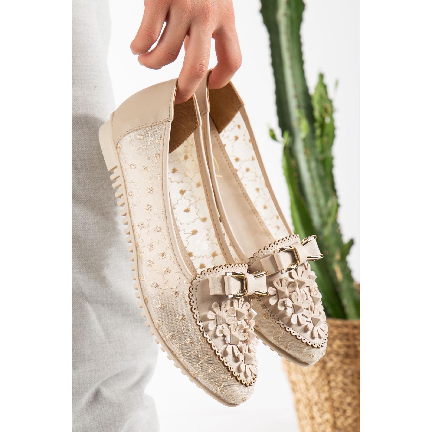 

Новий сезон, бежеві сторони, тюль, камінь, балет 36 бежевий