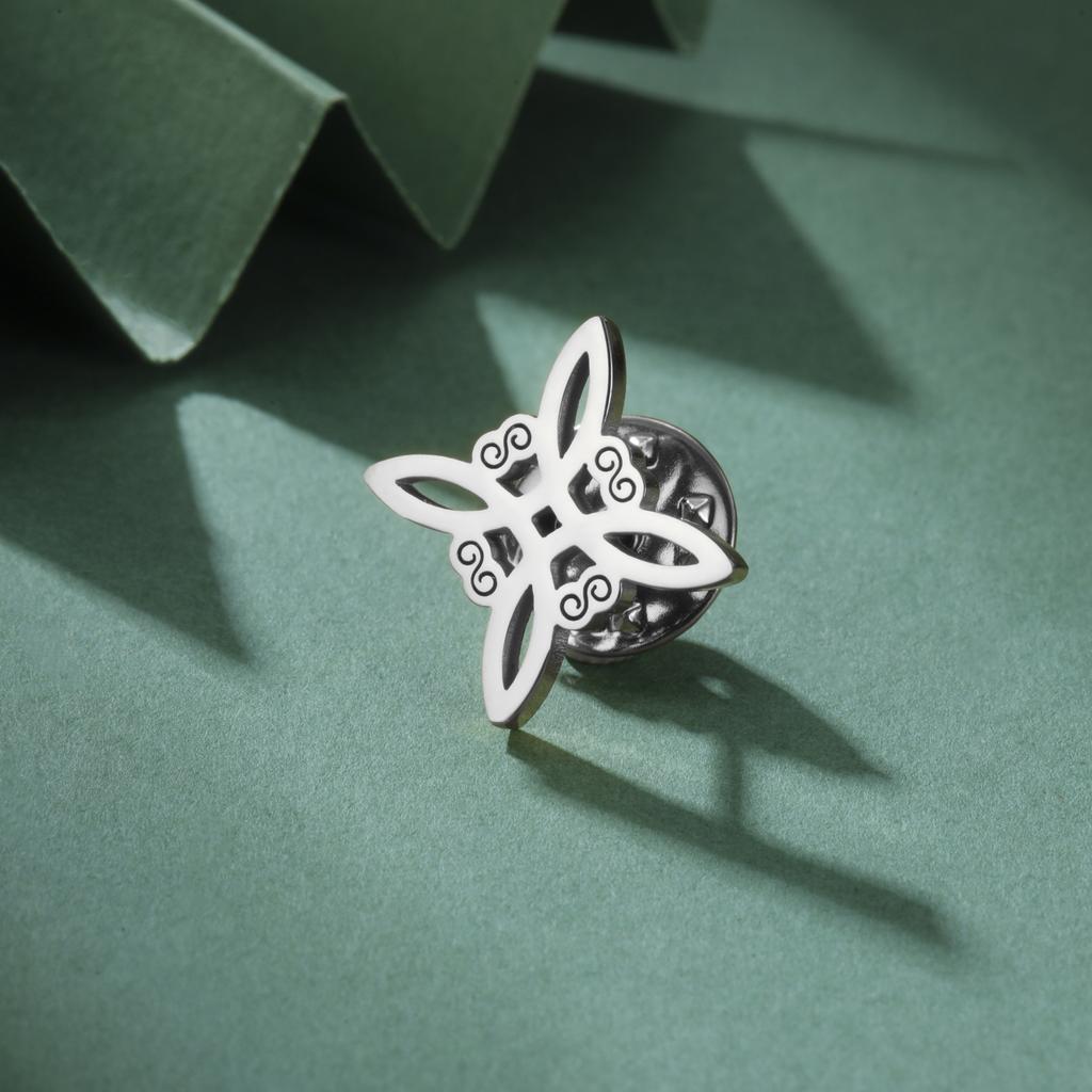 LIKGREAT Vintage Witch Knot Brooch for Women Men Stainless Steel Celtics Knot Pin Badge Wicca Protection Amulet Lapel Pins Gift