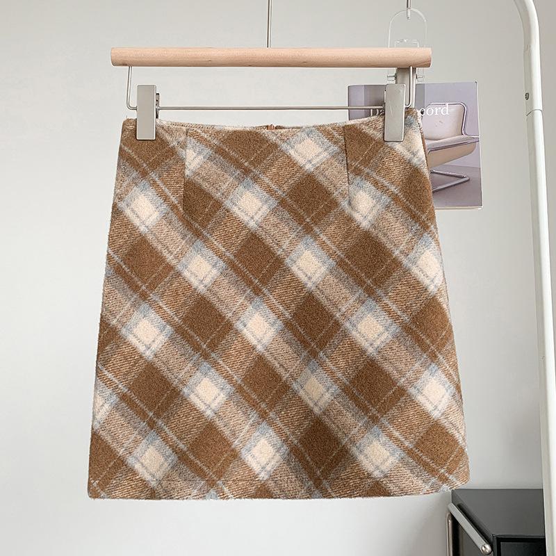 Plaid Woolen High-Waist A-Line Hip-Hugging Skirt - New Women's Collection for Early Autumn/Winter 2026