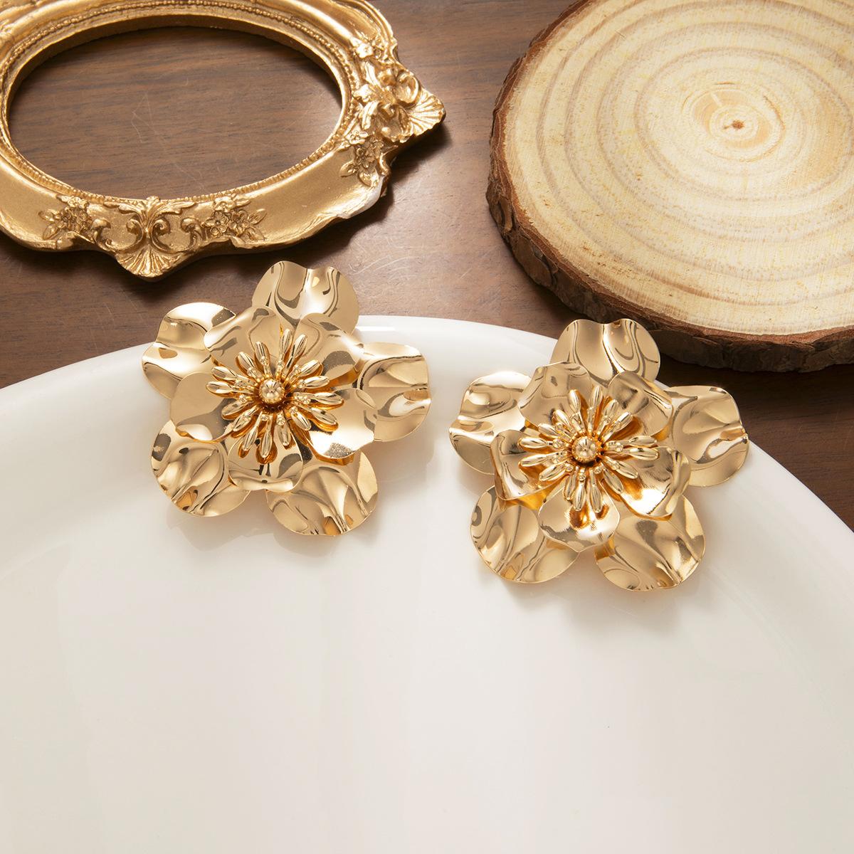 Креативные ретро металлические серьги-гвоздики, персонализированные, блестящие, тяжелая промышленность, серьги-цветы, трендовые, преувеличенные, легкая роскошь