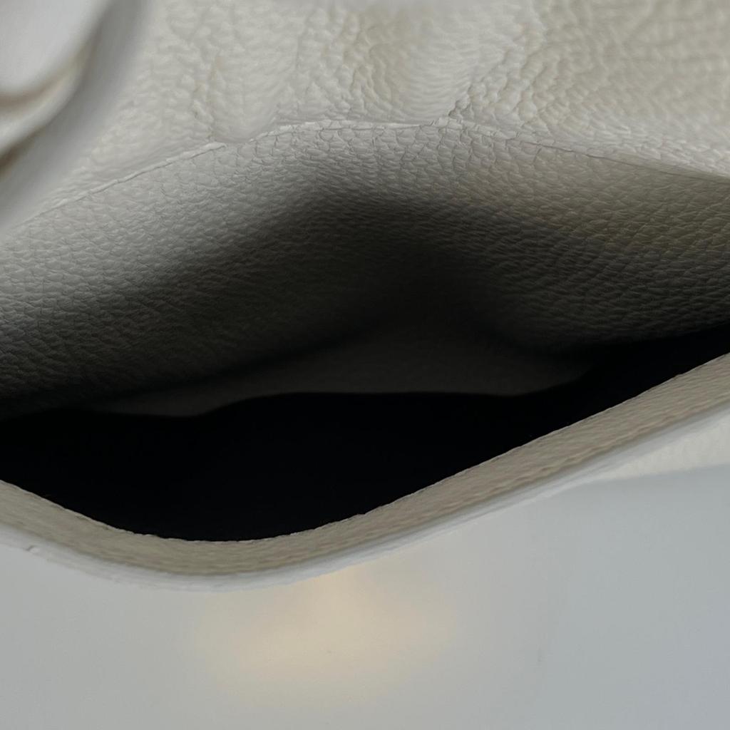 MIUMIU 5BC001 Shoulder Bag white Women used