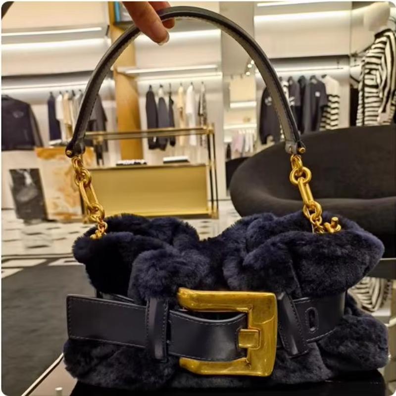 

Luxury Plush Shoulder Bag For Women Brand Vintage Luxury Belt Buckle Handbag Soft Pleated Large Capacity Commuter Trendy Handbag