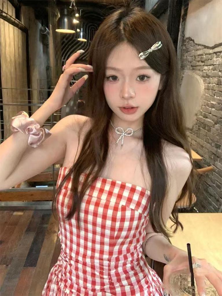 Holiday style plaid splicing lace tube top dress women's 2026 spring new retro French waist long dress