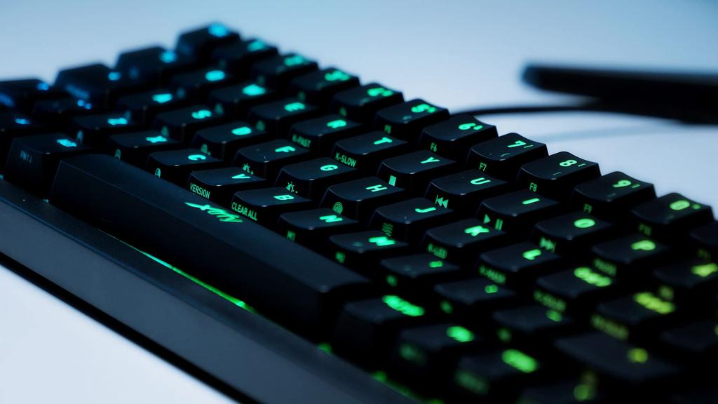 Xtrfy K5 Compact RGB Mechanical Gaming Keyboard US Layout 67 Keys Hot Swap Strip Super Scan Lubricated PCB Mount Distributor Guaranteed 701322 65%