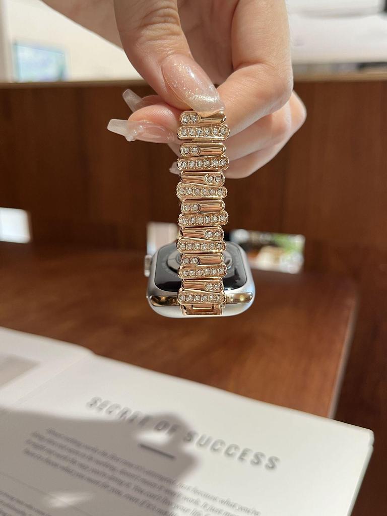 Elegant Rhinestone Metal Strap for Xiaomi Smart Band 9/8 & NFC - High-Grade Women's Bracelet.
