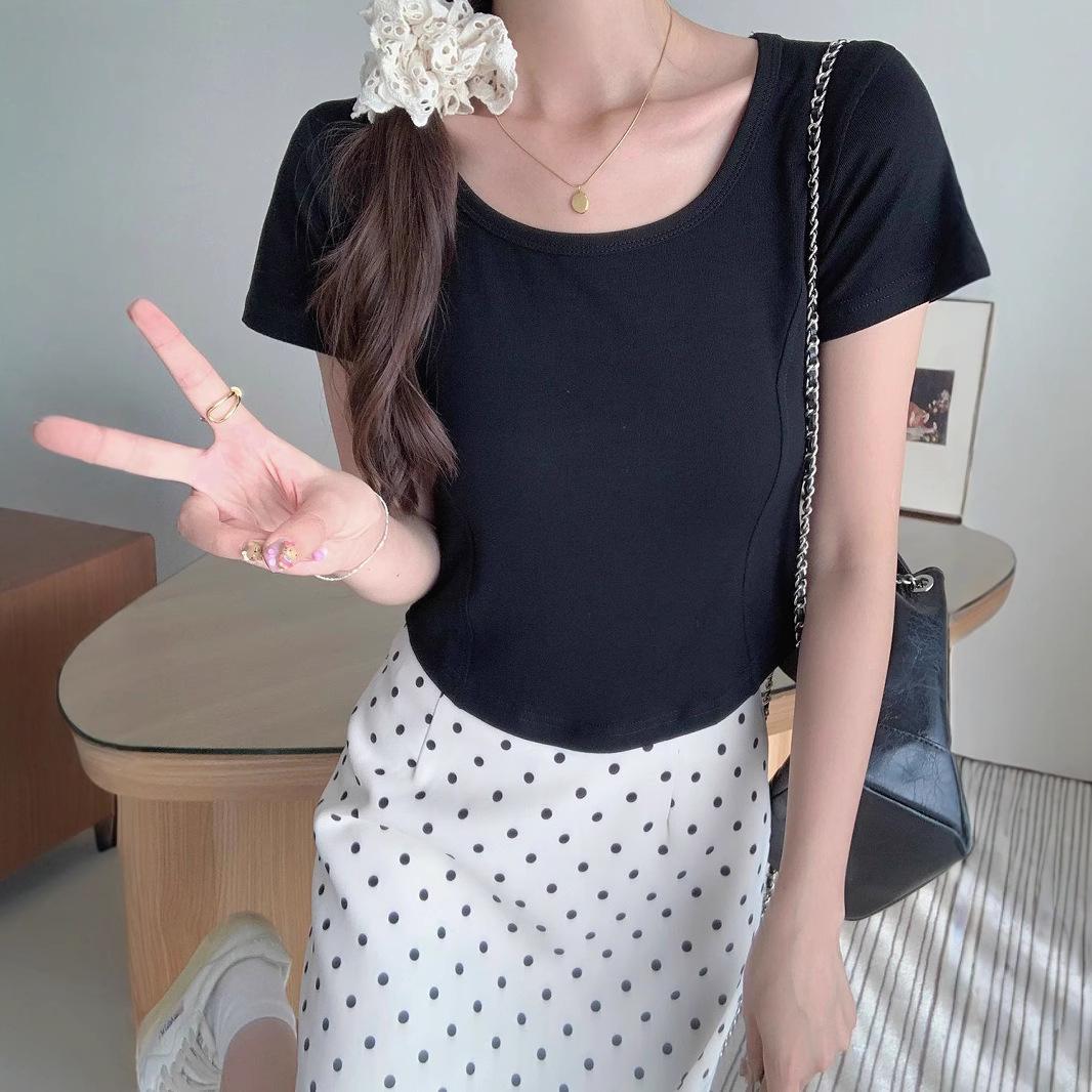 

Women s Black Retro Slimming Short-Sleeve T-Shirt for Petite Frame Extra Large