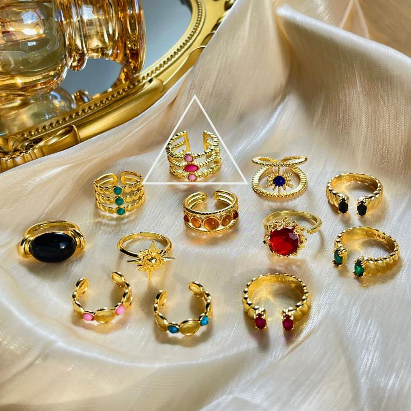 Elegant Vintage Style 18k Gold Ring For Women With Unique Geometric Design And Adjustable Fit