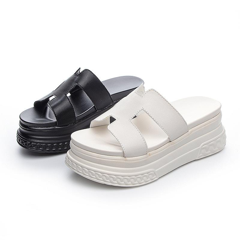 Slippers women wear 2025 summer new sandals fairy style cowhide thick-soled cool slippers sandals fashion Korean version tide